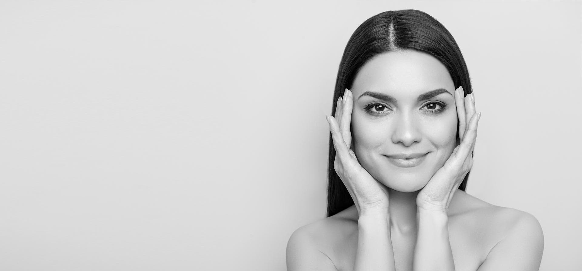 Woman receiving a neuromodulator injectable treatment